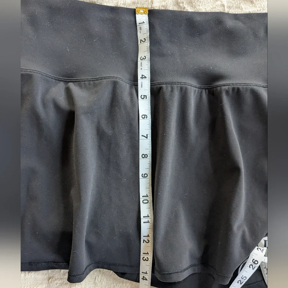 Vuori Volley Skirt Solid Black Tennis Golf Athletic Skort Twirl Sz Medium EUC - Picture 16 of 16